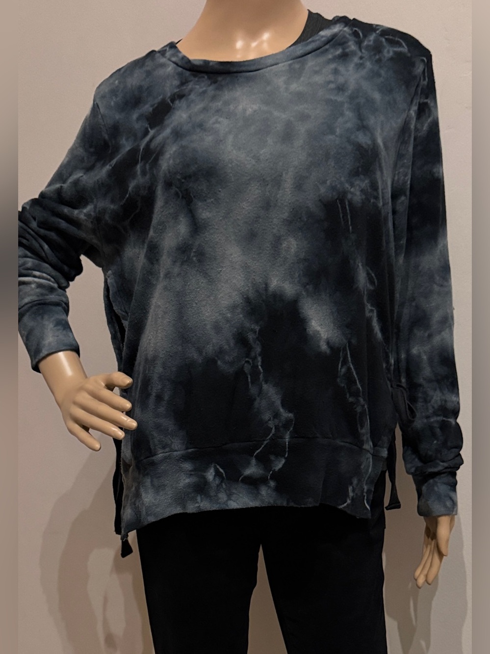 Pam & Gela Tie Dye Side Tie Sweatshirt Black Gray Size M